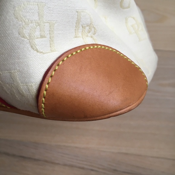 Dooney & Bourke EUC RARE Slouch Pristine Ivory/Cream Bag Beautiful Gold Hardware - Picture 15 of 16